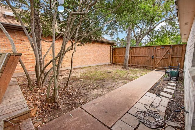 7162 Windbrook Lane, Corpus Christi, TX 78414