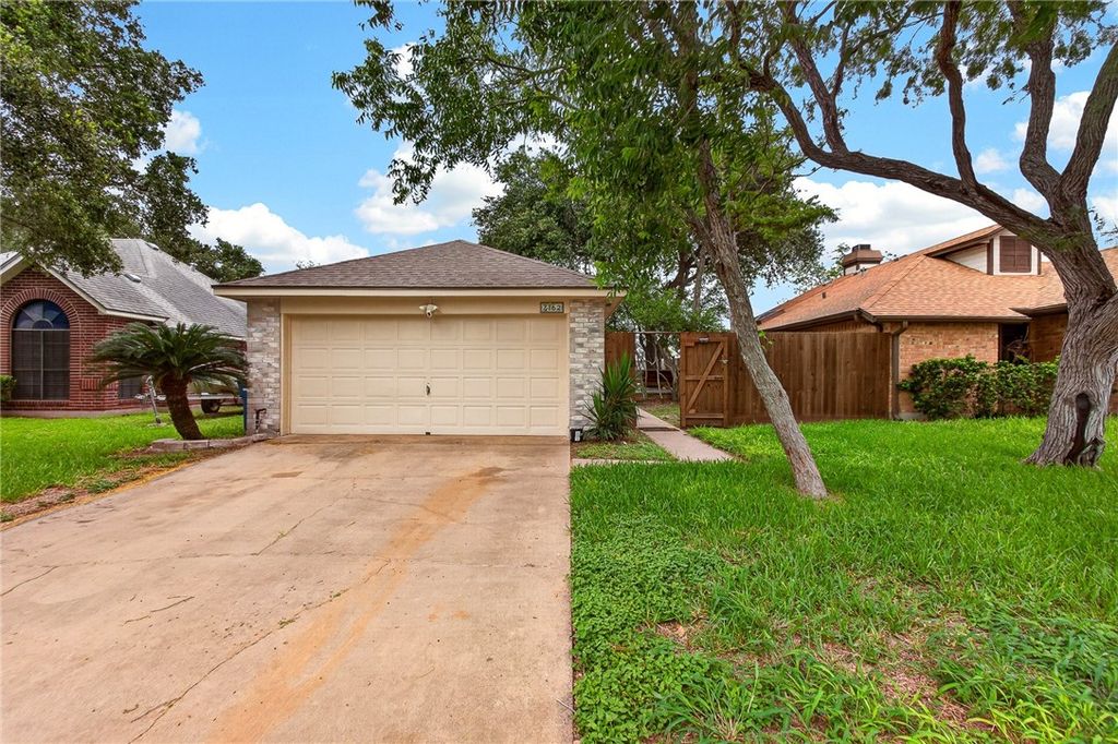 7162 Windbrook Lane, Corpus Christi, TX 78414