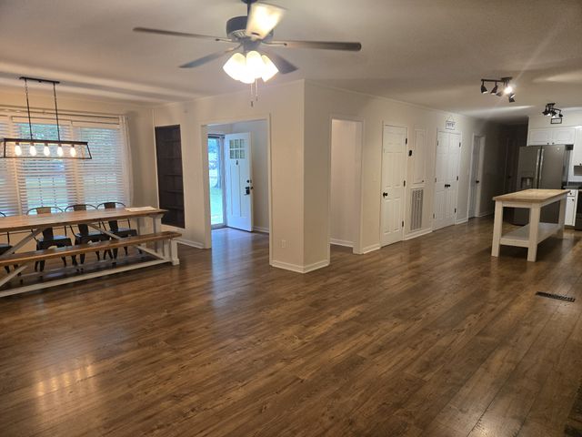 955 Dogwood Dr, New Johnsonville, TN 37134