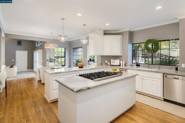 10 Bent Oak Ct, Danville, CA 94506