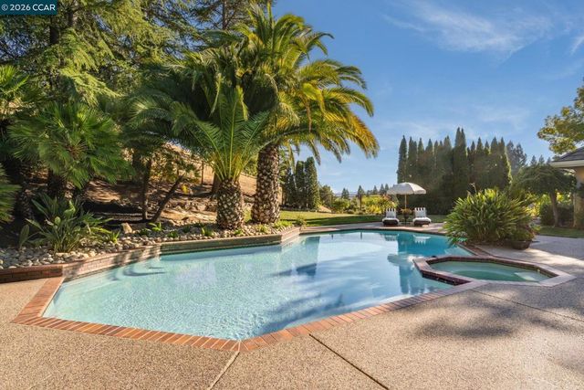 10 Bent Oak Ct, Danville, CA 94506