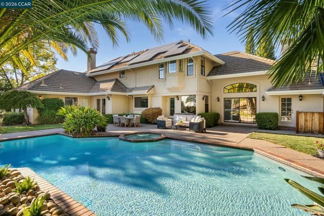 10 Bent Oak Ct, Danville, CA 94506