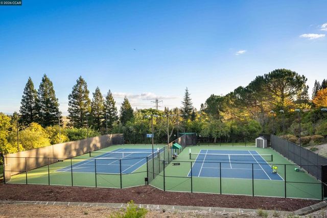 10 Bent Oak Ct, Danville, CA 94506