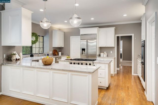 10 Bent Oak Ct, Danville, CA 94506
