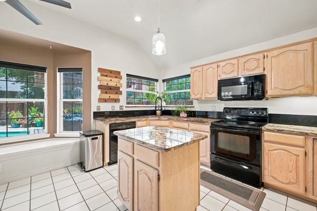 2916 Shadow Oak Court, Flower Mound, TX 75028