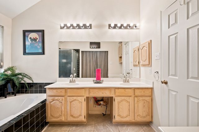 2916 Shadow Oak Court, Flower Mound, TX 75028