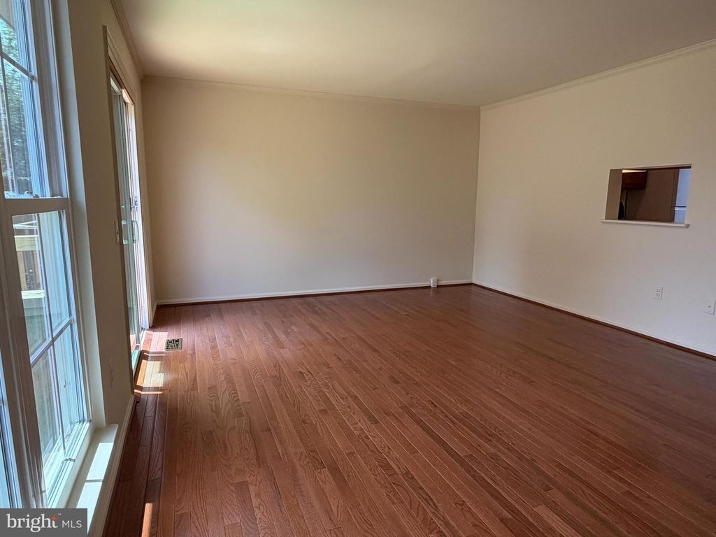 Image 16 of property listing at 1724 WORTHINGTON CT, Frederick, MD 21702