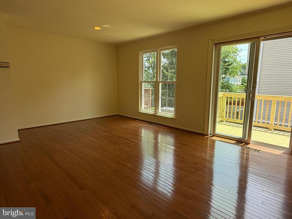 Image 19 of property listing at 1724 WORTHINGTON CT, Frederick, MD 21702