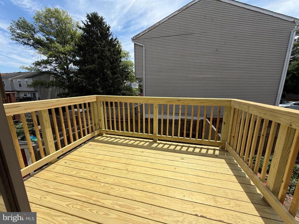 Image 20 of property listing at 1724 WORTHINGTON CT, Frederick, MD 21702