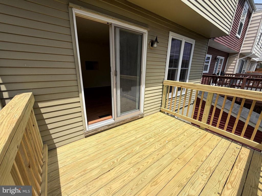 Image 21 of property listing at 1724 WORTHINGTON CT, Frederick, MD 21702