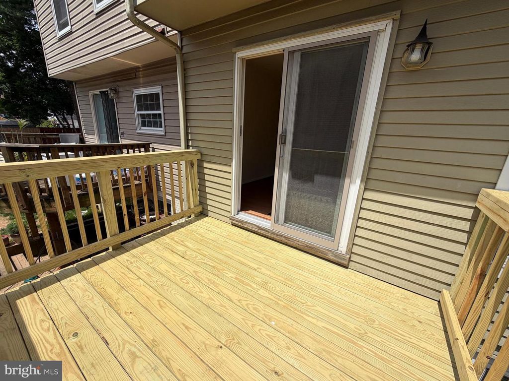Image 22 of property listing at 1724 WORTHINGTON CT, Frederick, MD 21702