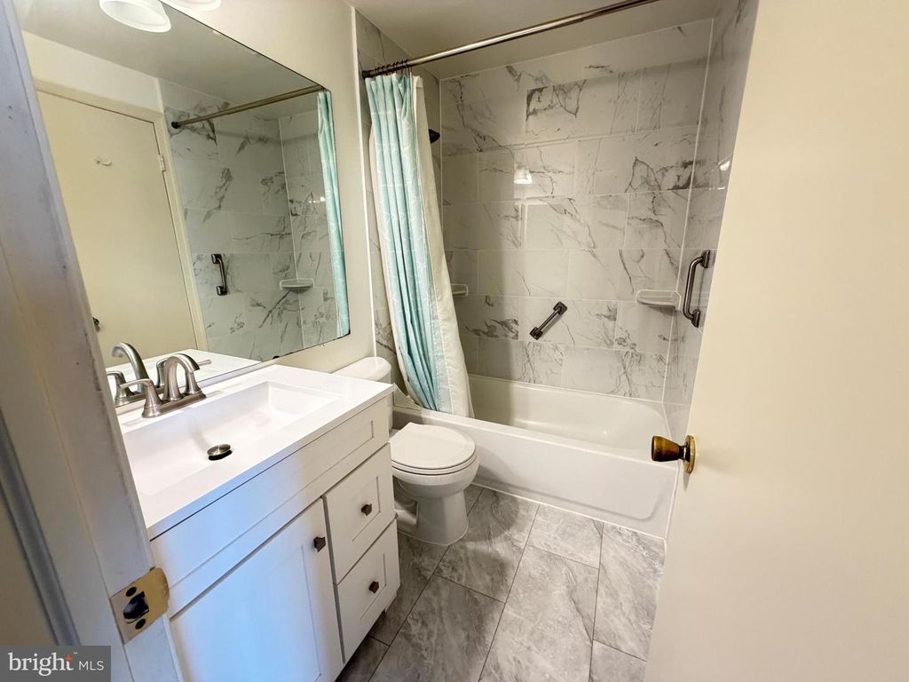 Image 40 of property listing at 1724 WORTHINGTON CT, Frederick, MD 21702