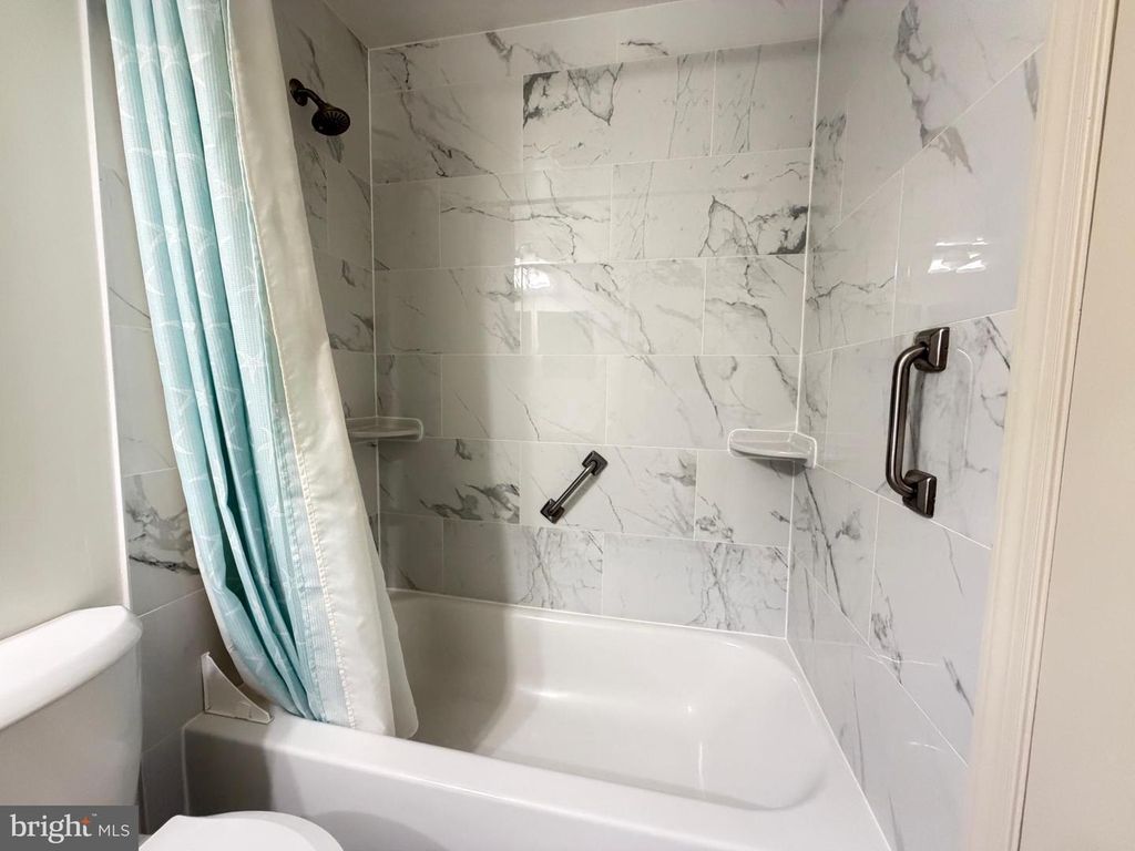 Image 41 of property listing at 1724 WORTHINGTON CT, Frederick, MD 21702