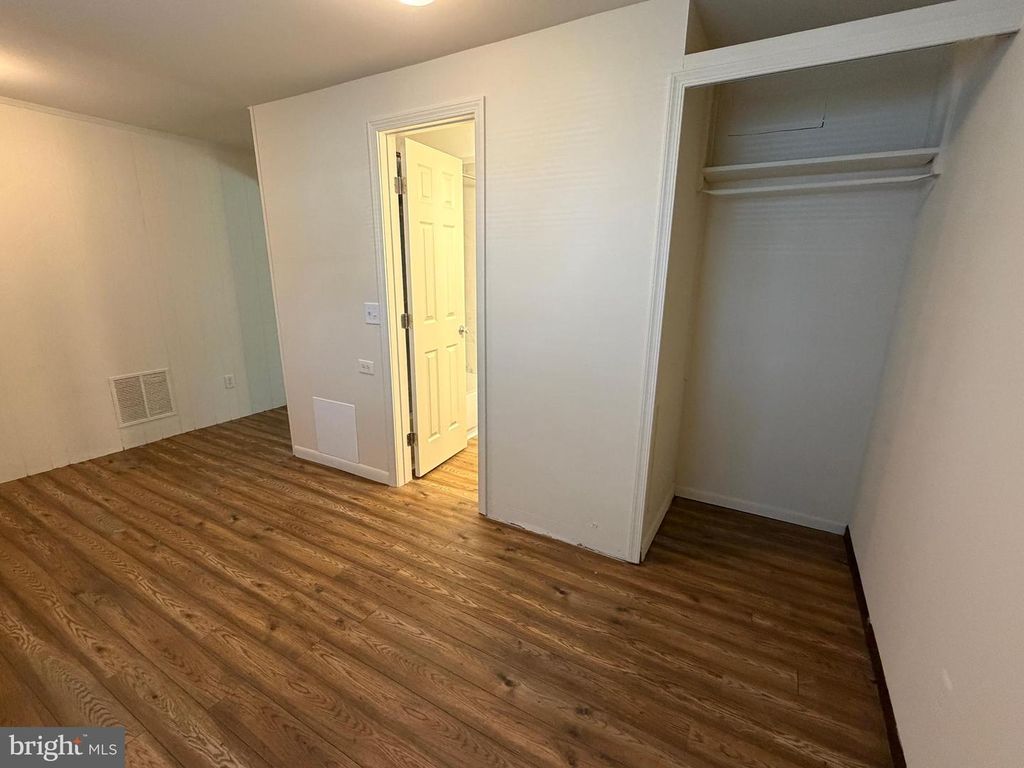Image 45 of property listing at 1724 WORTHINGTON CT, Frederick, MD 21702