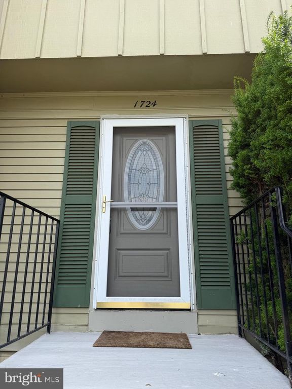Image 5 of property listing at 1724 WORTHINGTON CT, Frederick, MD 21702
