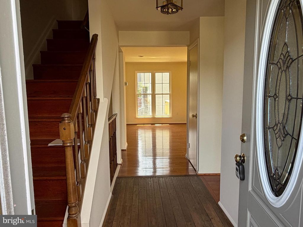 Image 7 of property listing at 1724 WORTHINGTON CT, Frederick, MD 21702