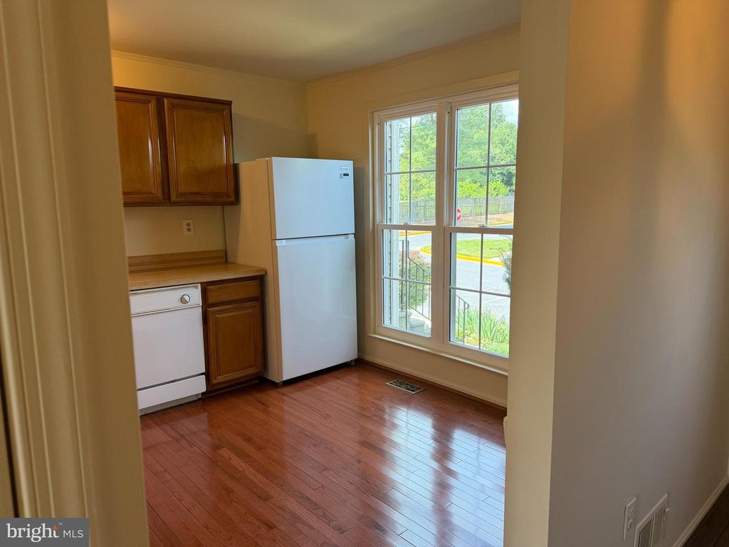 Image 9 of property listing at 1724 WORTHINGTON CT, Frederick, MD 21702