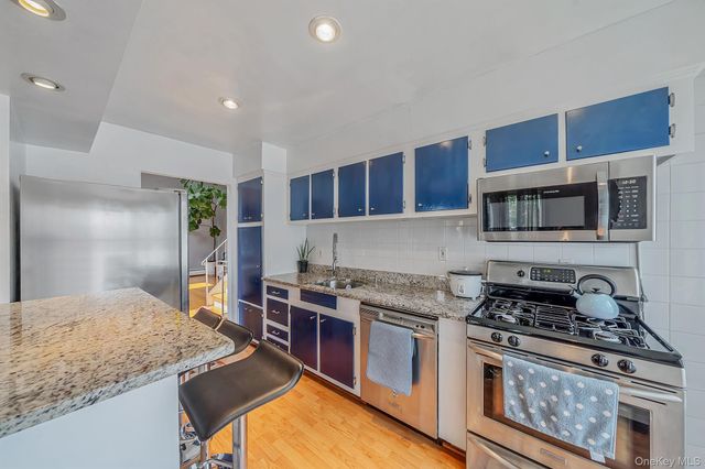 27 Ventura Drive, North Babylon, NY 11703