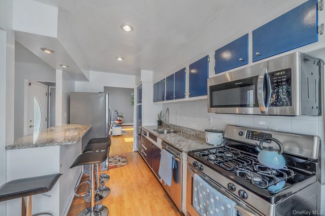 27 Ventura Drive, North Babylon, NY 11703