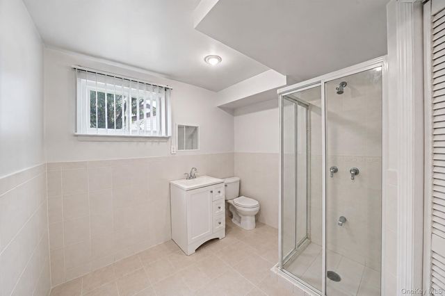 27 Ventura Drive, North Babylon, NY 11703