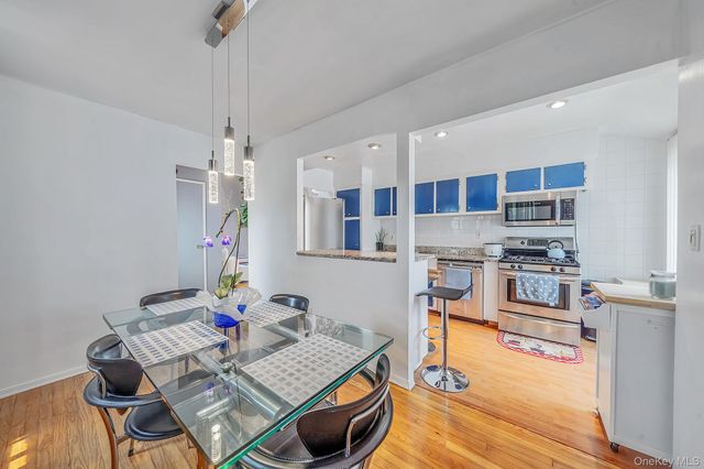 27 Ventura Drive, North Babylon, NY 11703
