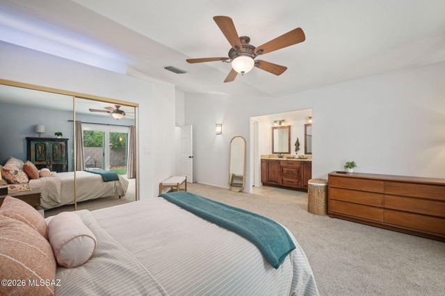 1640 N Fox Run Place, Tucson, AZ 85715