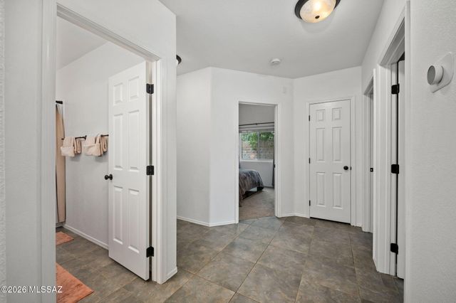 1640 N Fox Run Place, Tucson, AZ 85715