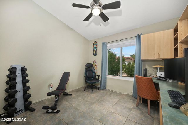 1640 N Fox Run Place, Tucson, AZ 85715