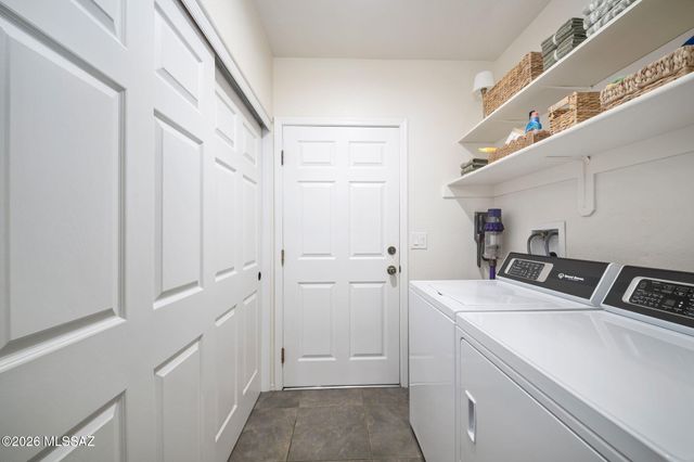 1640 N Fox Run Place, Tucson, AZ 85715