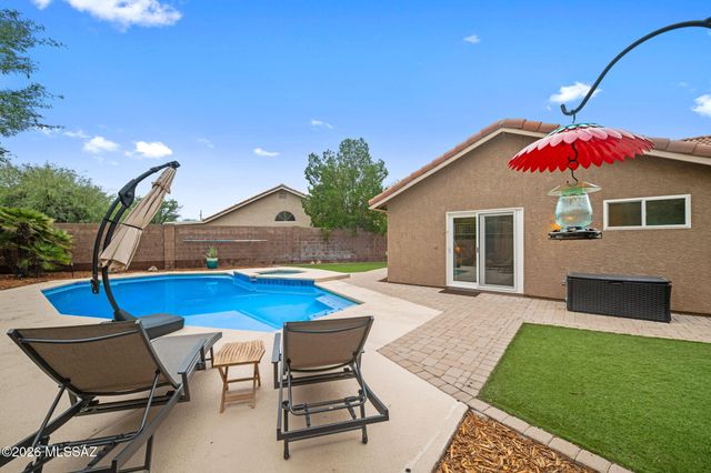 1640 N Fox Run Place, Tucson, AZ 85715