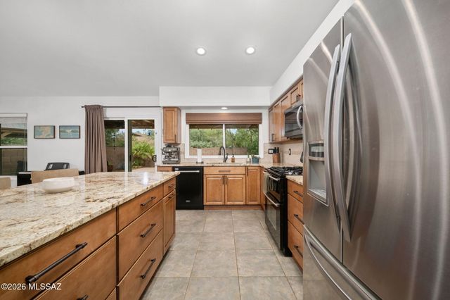 1640 N Fox Run Place, Tucson, AZ 85715