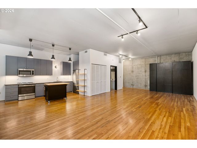 408 Nw 12TH Ave 204, Portland, OR 97209