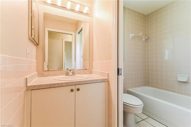 306 17th PL, Cape Coral, FL 33909