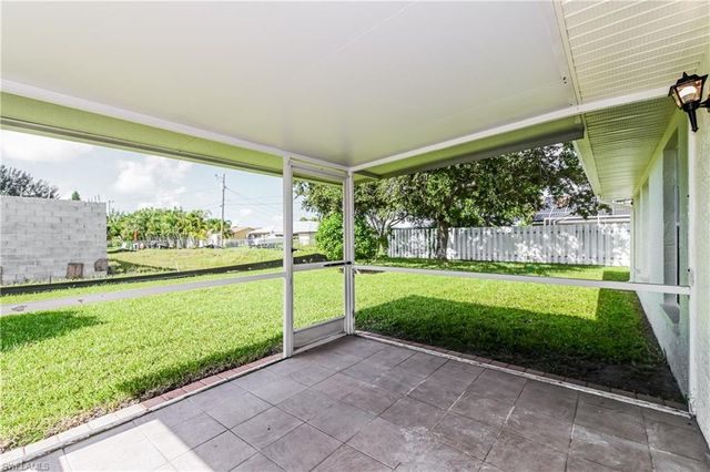 306 17th PL, Cape Coral, FL 33909