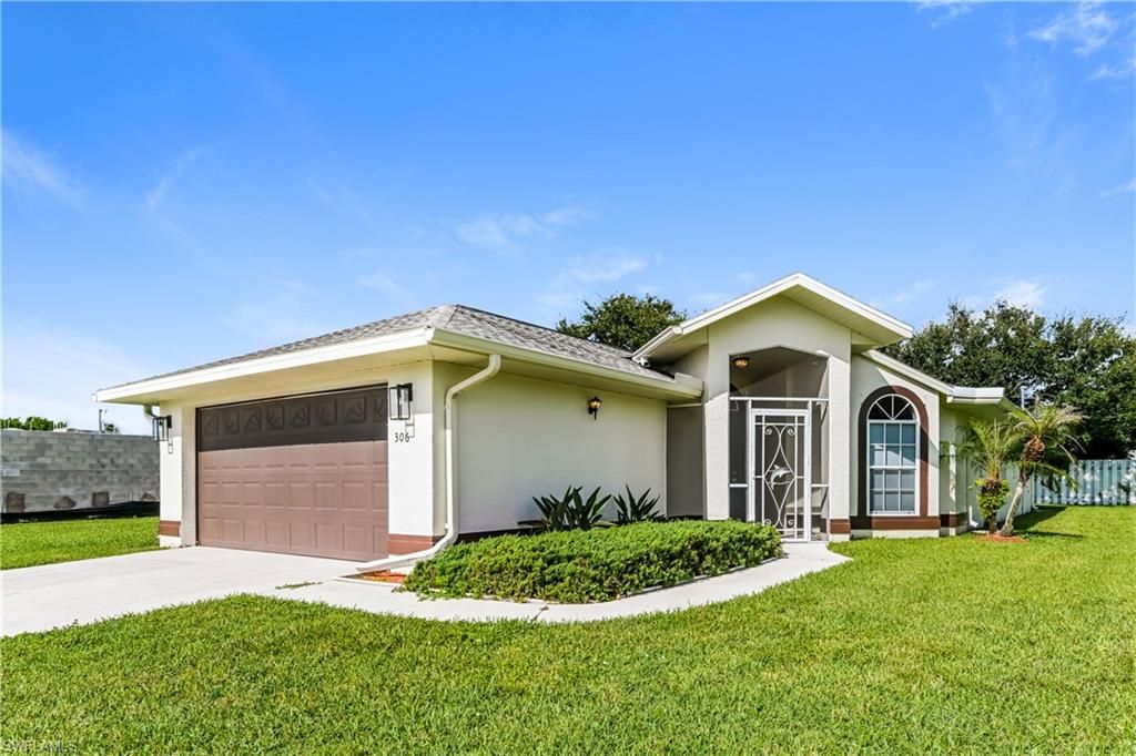 306 17th PL, Cape Coral, FL 33909