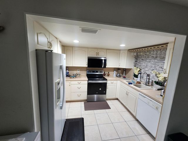 816 NW 8th Avenue, Boynton Beach, FL 33426