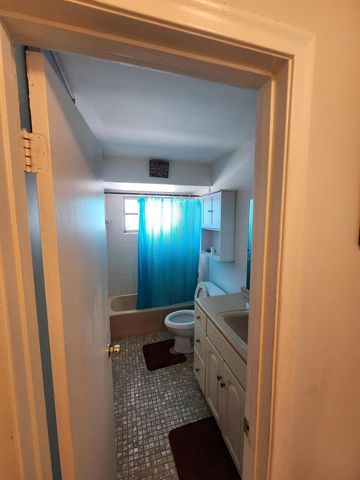 816 NW 8th Avenue, Boynton Beach, FL 33426