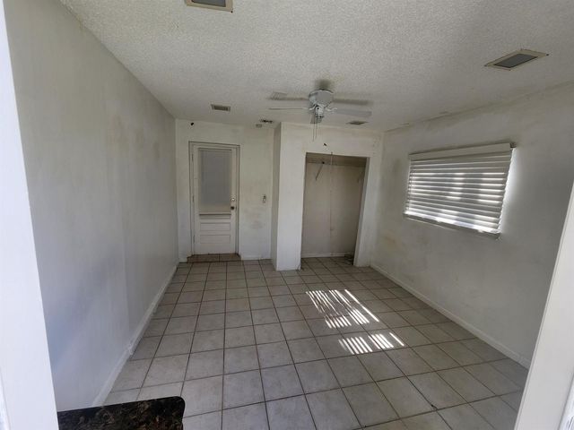 816 NW 8th Avenue, Boynton Beach, FL 33426