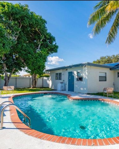 816 NW 8th Avenue, Boynton Beach, FL 33426