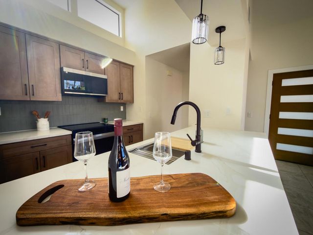 144 Verde Way, Palm Desert, CA 92260