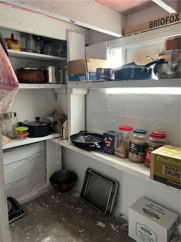 805 Railroad St, Mckees Rocks, PA 15136