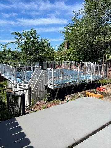 805 Railroad St, Mckees Rocks, PA 15136