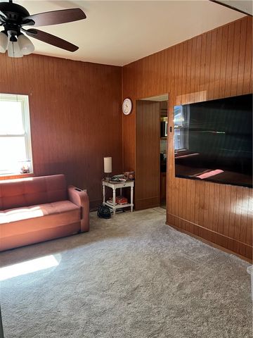805 Railroad St, Mckees Rocks, PA 15136