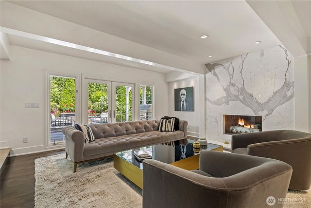 2553 Medina Circle, Medina, WA 98039