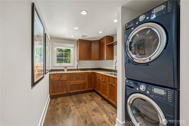 2553 Medina Circle, Medina, WA 98039