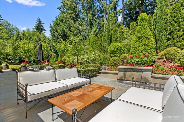 2553 Medina Circle, Medina, WA 98039