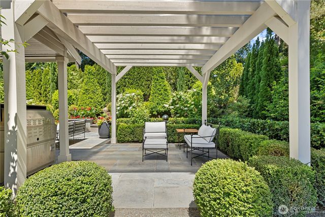 2553 Medina Circle, Medina, WA 98039