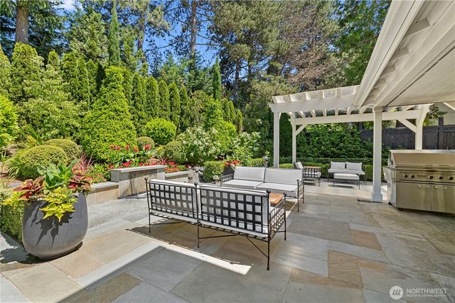 2553 Medina Circle, Medina, WA 98039