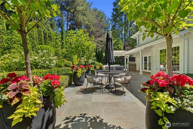 2553 Medina Circle, Medina, WA 98039