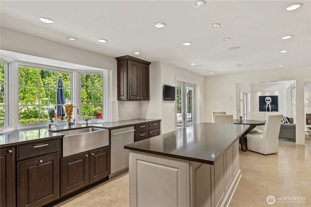 2553 Medina Circle, Medina, WA 98039